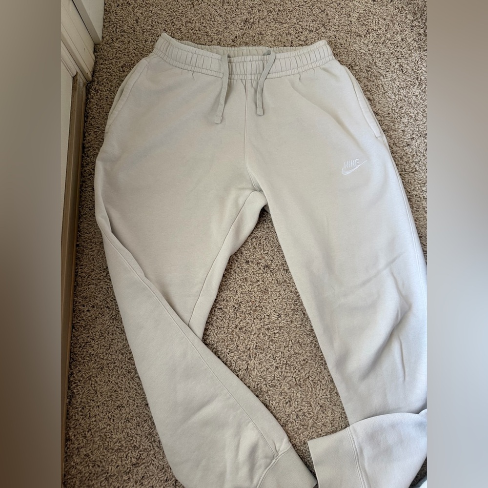 Nike Men’s Light Beige/Cream Fleece Joggers